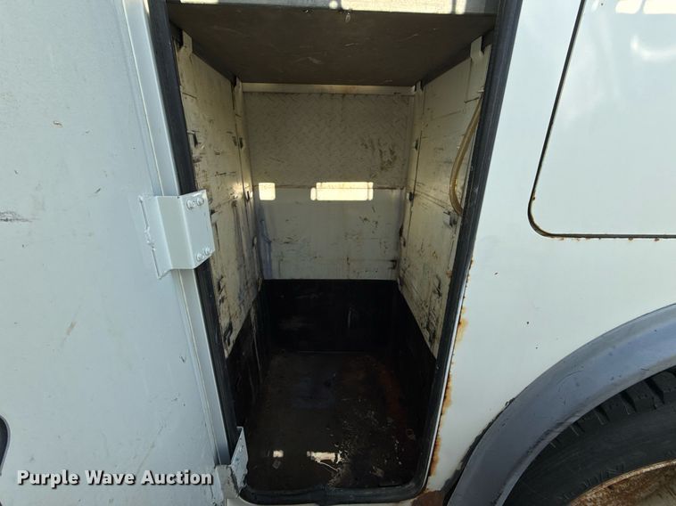 image for item EG7960 2009 International 4400 utility / service truck