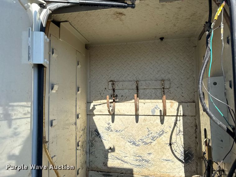 image for item EG7960 2009 International 4400 utility / service truck