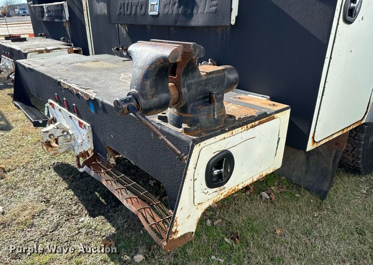 image for item EG7960 2009 International 4400 utility / service truck