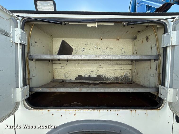 image for item EG7960 2009 International 4400 utility / service truck