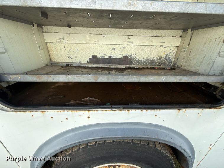 image for item EG7960 2009 International 4400 utility / service truck