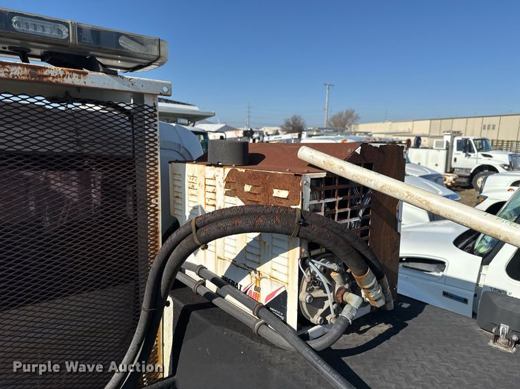 image for item EG7960 2009 International 4400 utility / service truck