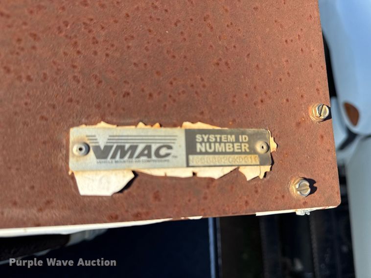 image for item EG7960 2009 International 4400 utility / service truck