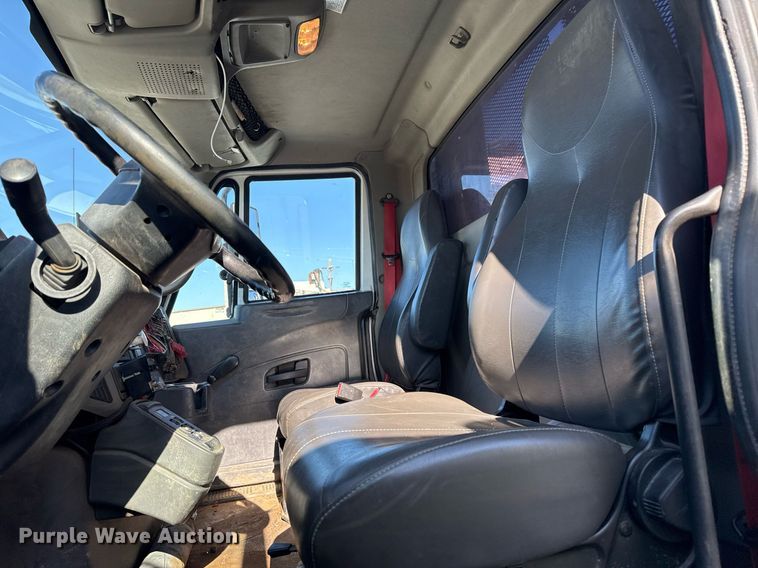 image for item EG7960 2009 International 4400 utility / service truck