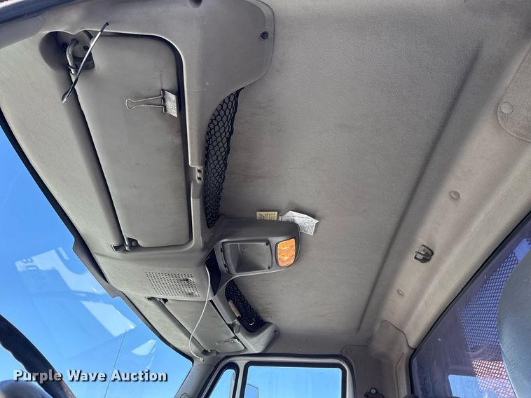 image for item EG7960 2009 International 4400 utility / service truck