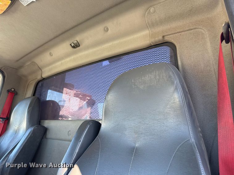 image for item EG7960 2009 International 4400 utility / service truck