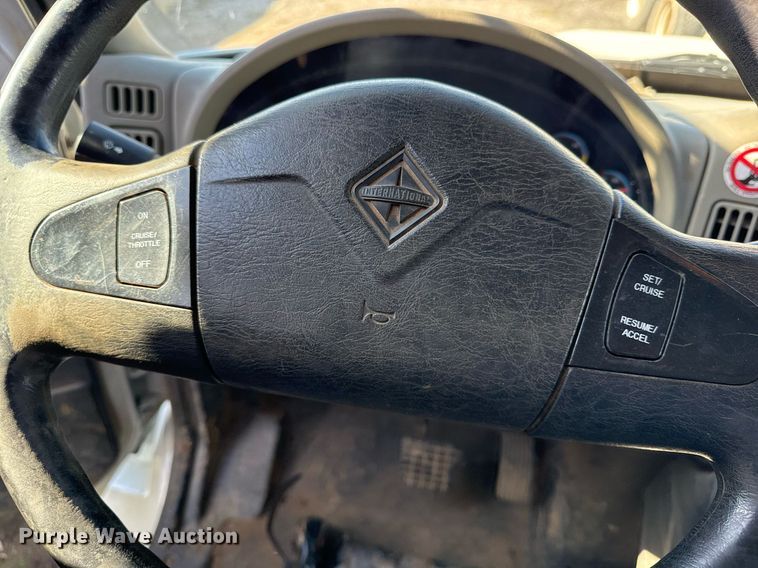 image for item EG7960 2009 International 4400 utility / service truck