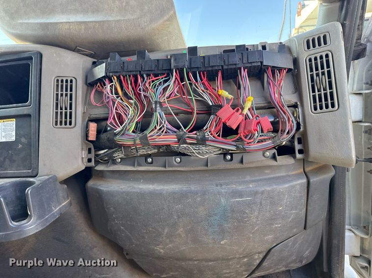 image for item EG7960 2009 International 4400 utility / service truck