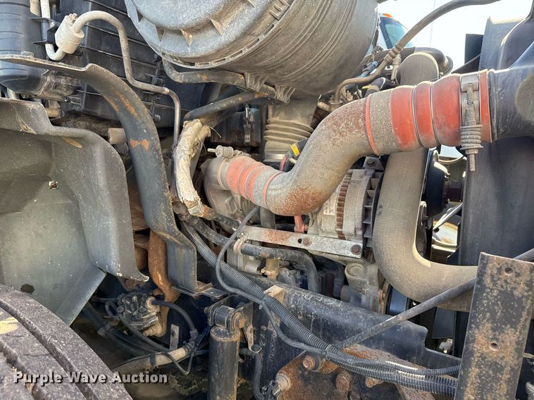 image for item EG7960 2009 International 4400 utility / service truck