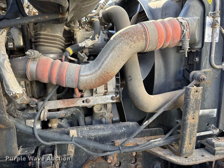 image for item EG7960 2009 International 4400 utility / service truck