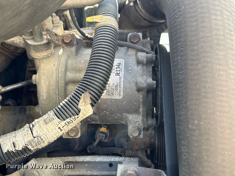 image for item EG7960 2009 International 4400 utility / service truck