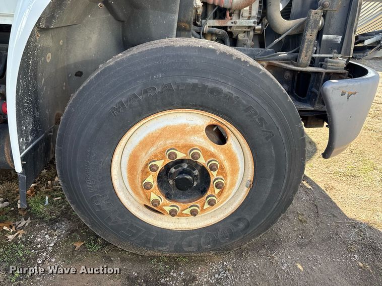 image for item EG7960 2009 International 4400 utility / service truck