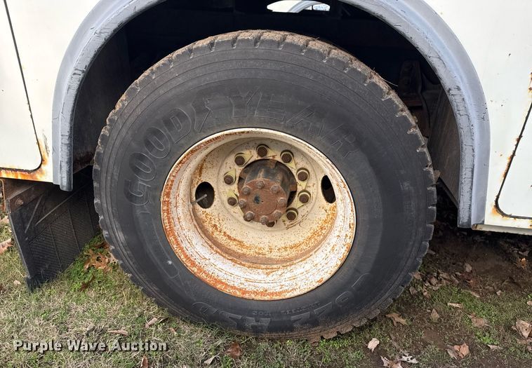 image for item EG7960 2009 International 4400 utility / service truck