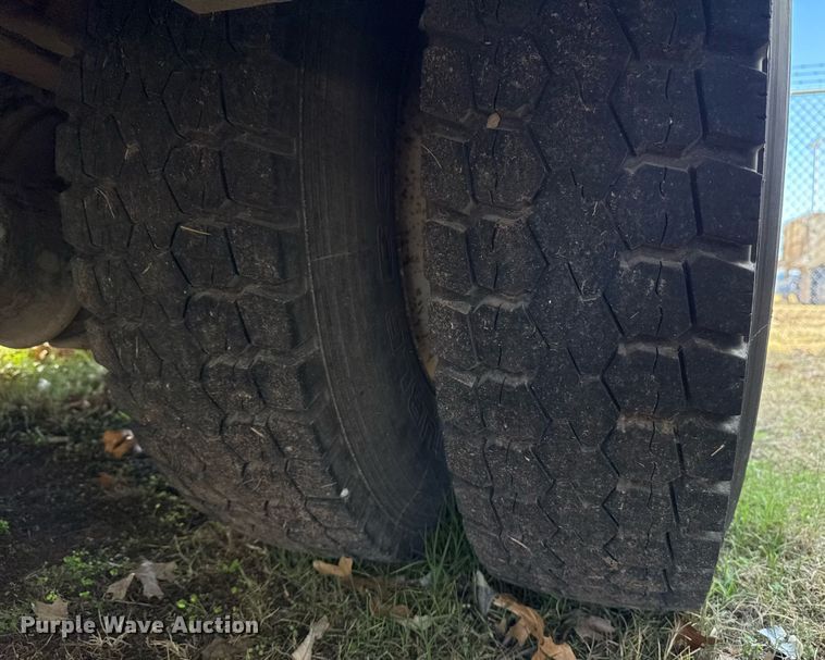 image for item EG7960 2009 International 4400 utility / service truck