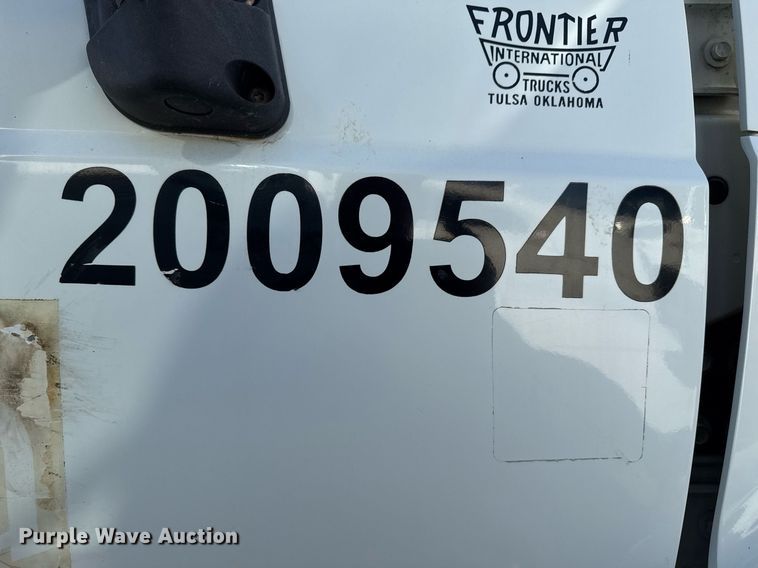 image for item EG7961 2009 International 4400 utility / service truck