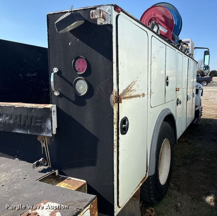 image for item EG7961 2009 International 4400 utility / service truck