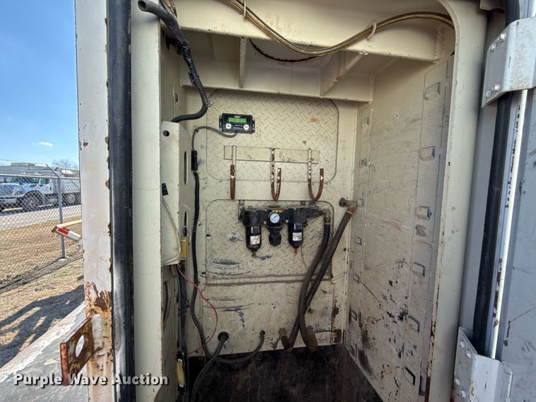 image for item EG7961 2009 International 4400 utility / service truck