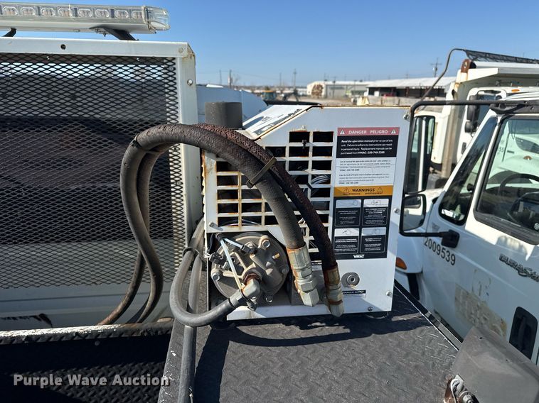 image for item EG7961 2009 International 4400 utility / service truck