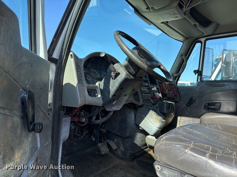 image for item EG7961 2009 International 4400 utility / service truck