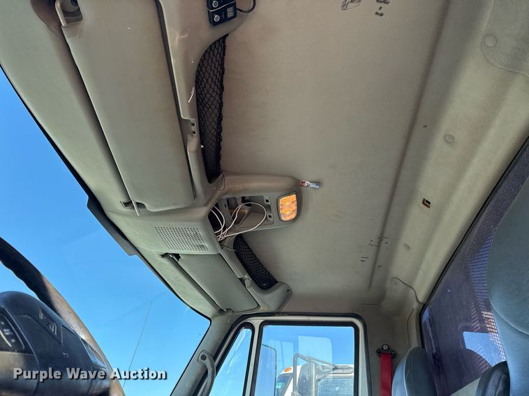 image for item EG7961 2009 International 4400 utility / service truck