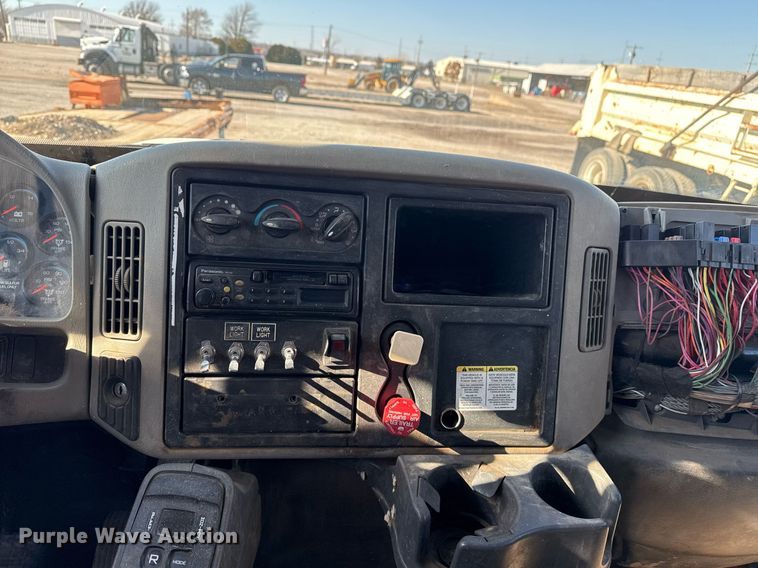 image for item EG7961 2009 International 4400 utility / service truck