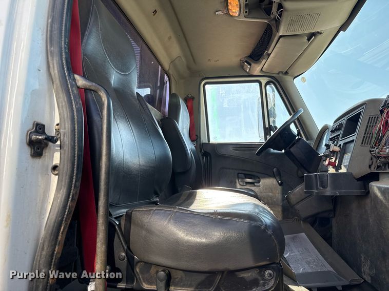 image for item EG7961 2009 International 4400 utility / service truck