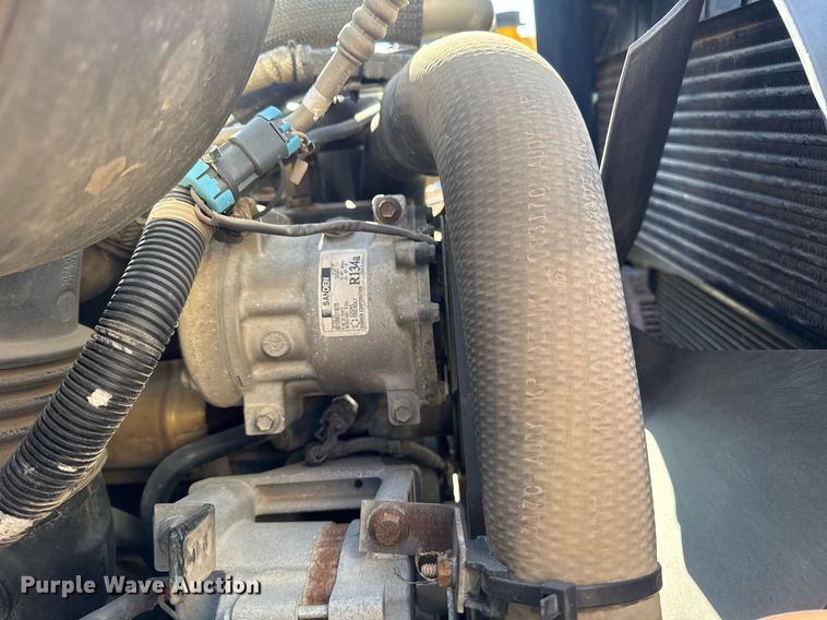 image for item EG7961 2009 International 4400 utility / service truck