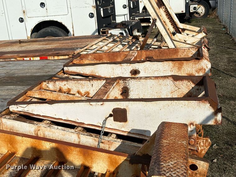 image for item EG7964 2012 Belshe BDT25 equipment trailer