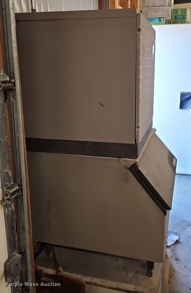 image for item EI8593 Scotsman ice machine