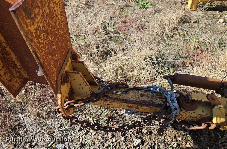 image for item EI8596 1994 Vermeer 1250BC wood chipper