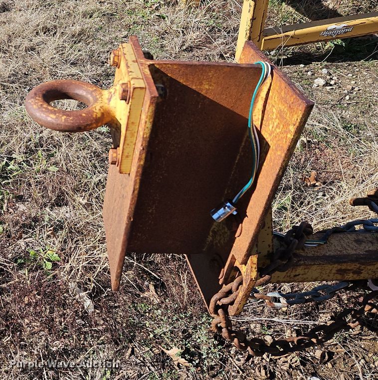 image for item EI8596 1994 Vermeer 1250BC wood chipper