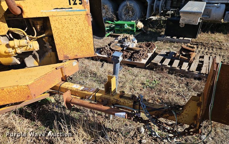 image for item EI8596 1994 Vermeer 1250BC wood chipper