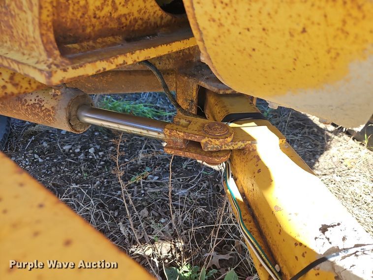 image for item EI8596 1994 Vermeer 1250BC wood chipper