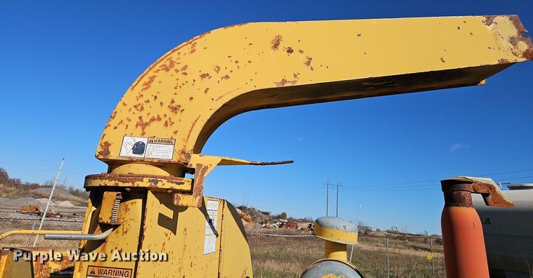 image for item EI8596 1994 Vermeer 1250BC wood chipper