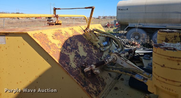 image for item EI8596 1994 Vermeer 1250BC wood chipper