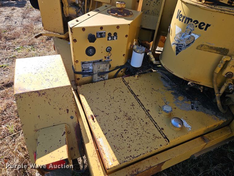 image for item EI8596 1994 Vermeer 1250BC wood chipper
