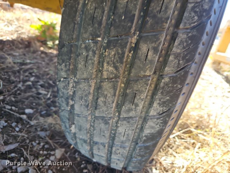 image for item EI8596 1994 Vermeer 1250BC wood chipper