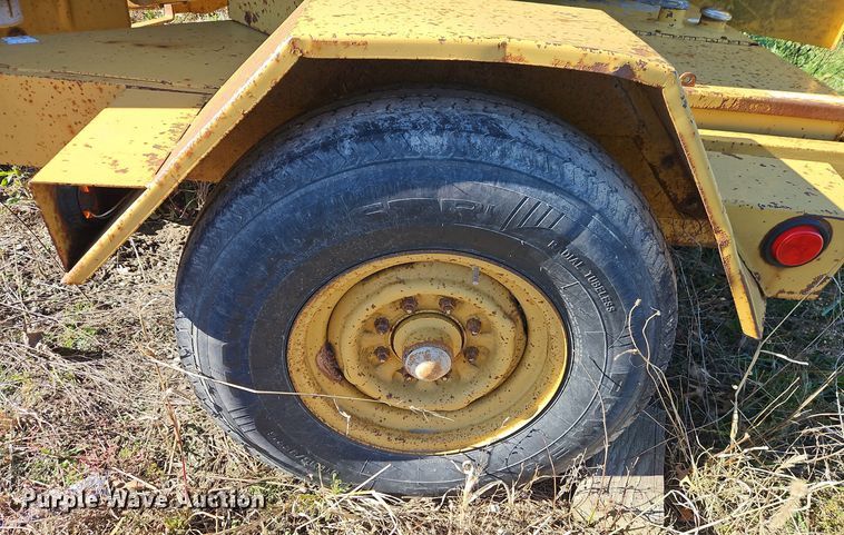 image for item EI8596 1994 Vermeer 1250BC wood chipper