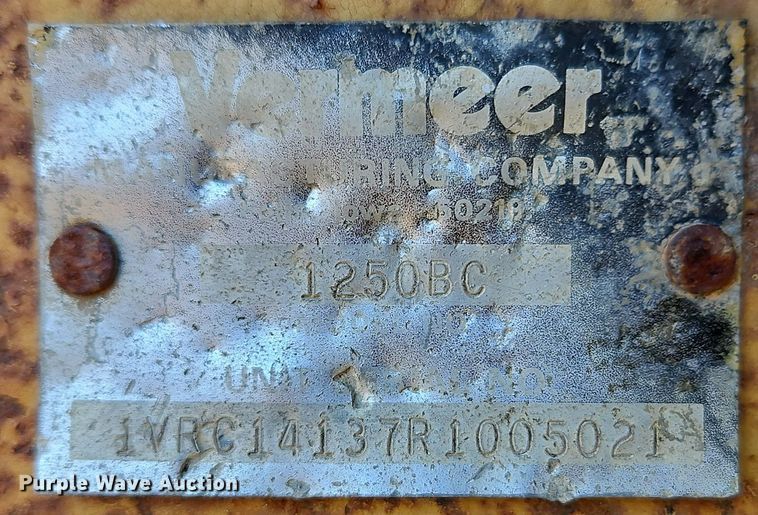 image for item EI8596 1994 Vermeer 1250BC wood chipper