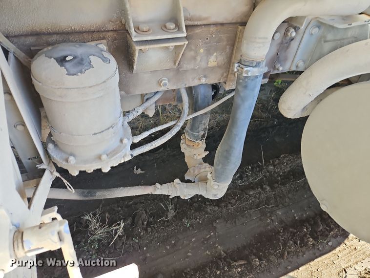 image for item EI8598 1988 Mack R688ST water truck