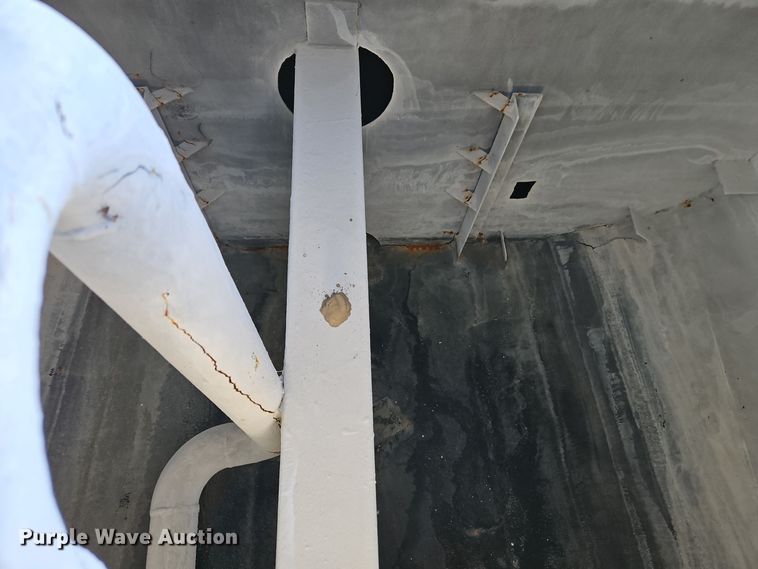 image for item EI8598 1988 Mack R688ST water truck