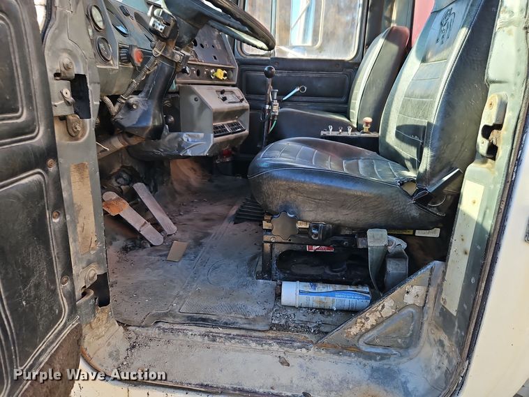 image for item EI8598 1988 Mack R688ST water truck