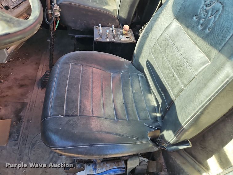 image for item EI8598 1988 Mack R688ST water truck