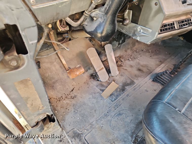 image for item EI8598 1988 Mack R688ST water truck