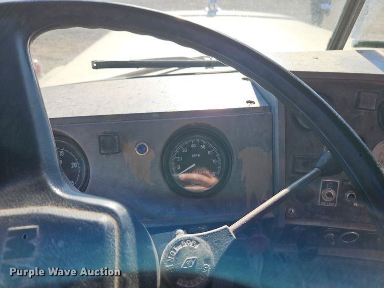 image for item EI8598 1988 Mack R688ST water truck