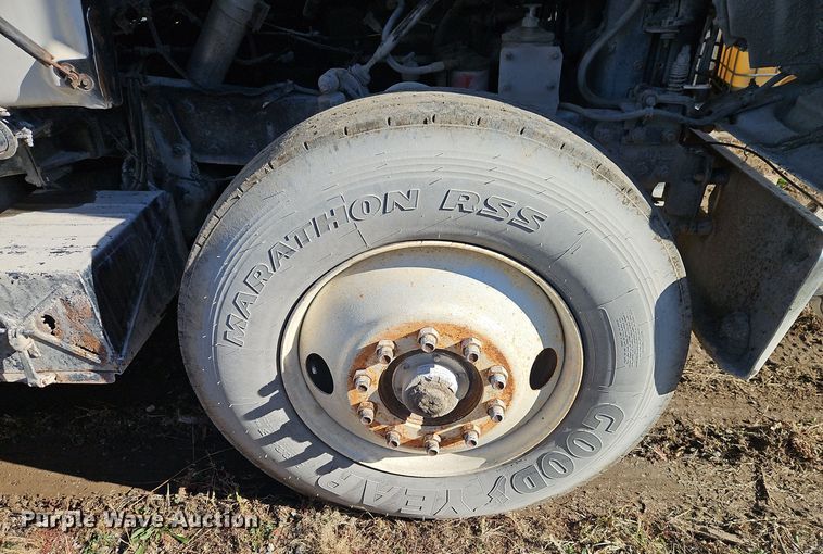 image for item EI8598 1988 Mack R688ST water truck