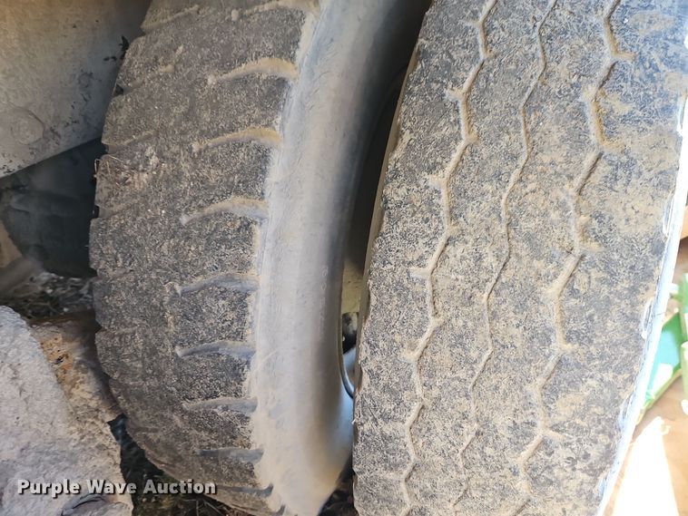 image for item EI8598 1988 Mack R688ST water truck