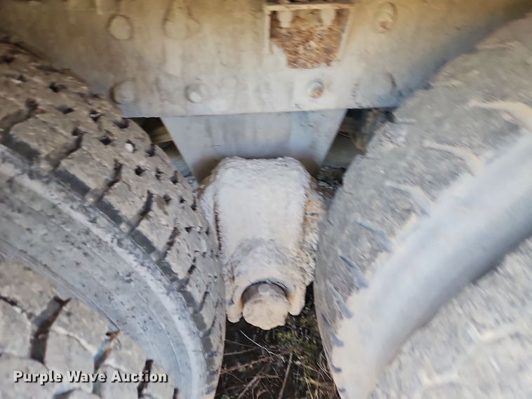 image for item EI8598 1988 Mack R688ST water truck