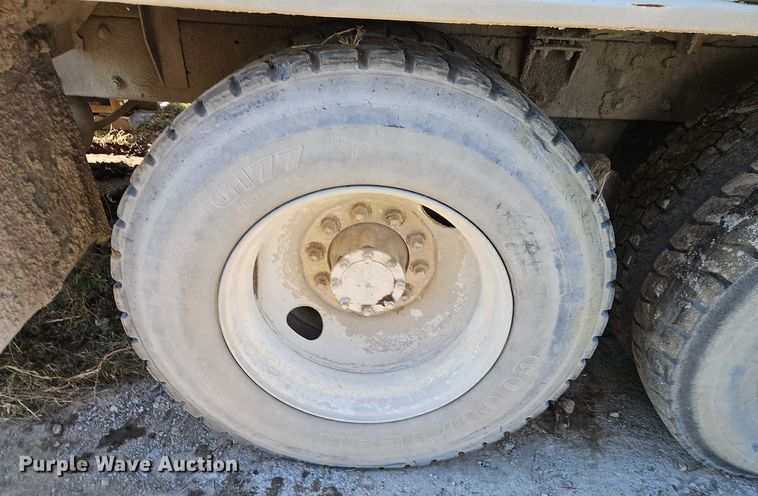 image for item EI8598 1988 Mack R688ST water truck