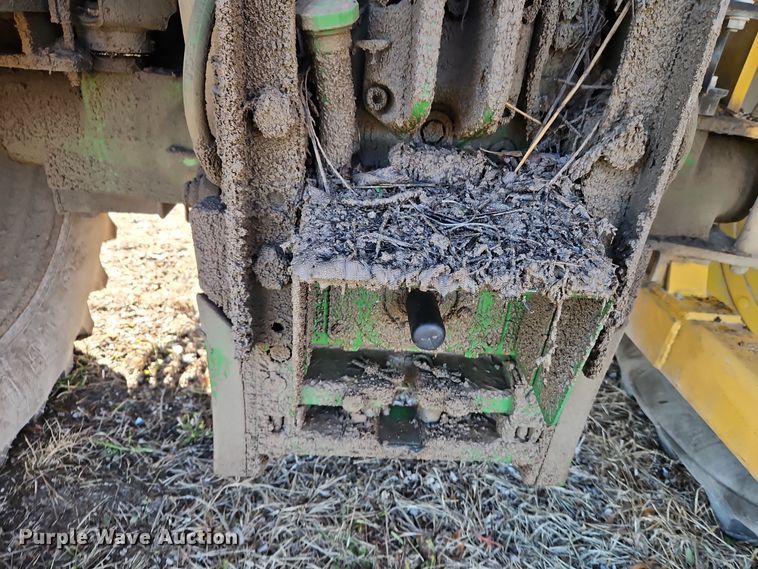 image for item EI8599 2013 John Deere 6115R MFWD tractor